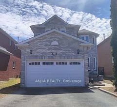 23 Springer Drive, Richmond Hill, ON L4C 0E9