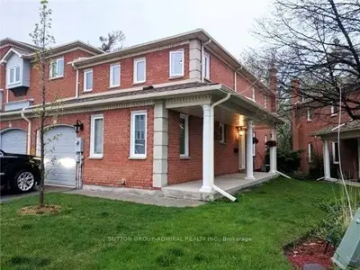 Condo Townhouse in Richmond Hill