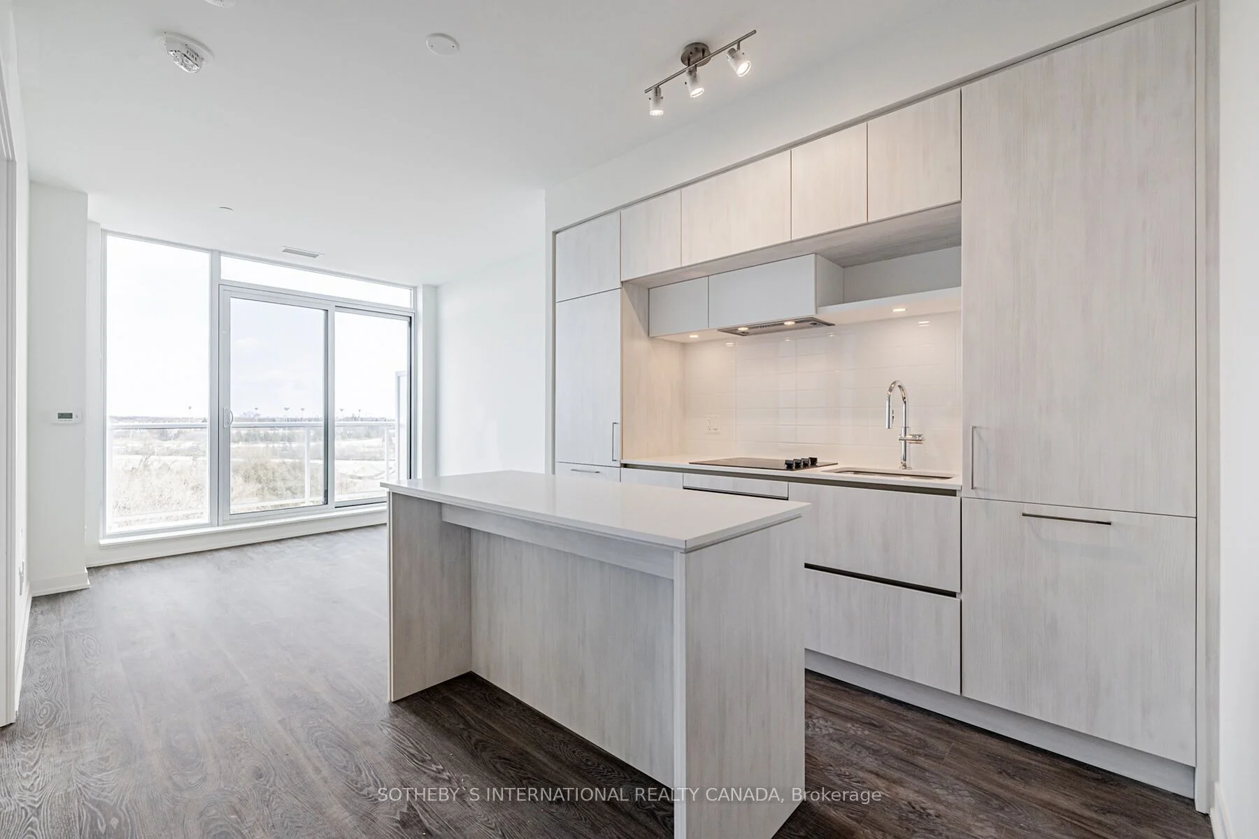 6 David Eyer Road 809, Richmond Hill, On L4s 0n6
