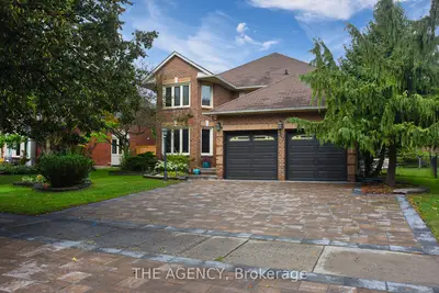 367 Fairway Gardens, Newmarket, On L3x 1b4