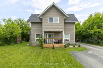 Detached in Essa
