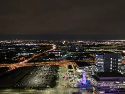 Condo Apartment in Vaughan