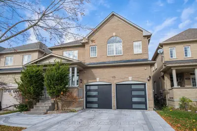 173 Wainscot Avenue, Newmarket, On L3x 2x4