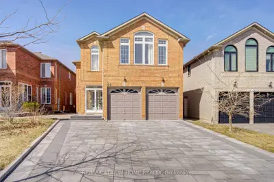 Detached in Richmond Hill