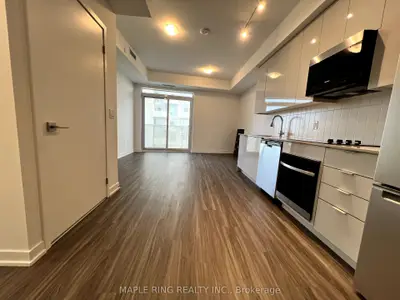 Condo Apartment in Vaughan