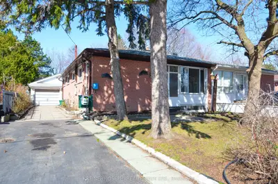 Semi-Detached in Richmond Hill