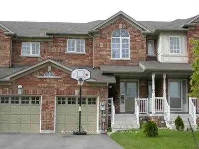 Att/Row/Townhouse in Vaughan