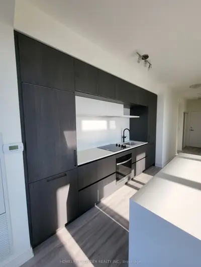 6 David Eyer Road 612, Richmond Hill, On L4s 0n5