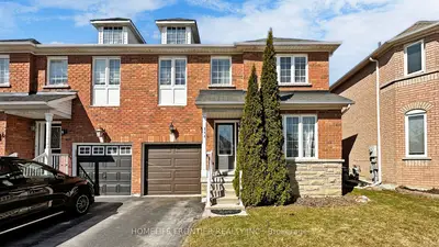 244 Marble Place, Newmarket, On L3x 2y3