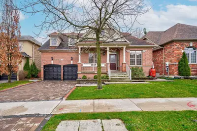1054 Bob Scott Court, Newmarket, On L3x 3l7