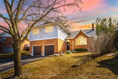 Detached in Brock