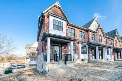 Att/Row/Townhouse in Markham