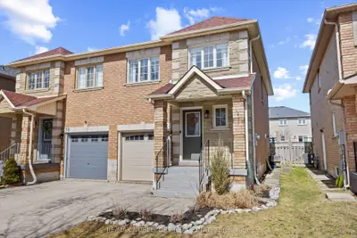 Semi-Detached in Richmond Hill