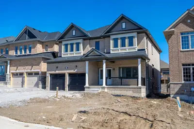 75 Lawrence D Pridham Avenue, New Tecumseth, On L9r 0x4