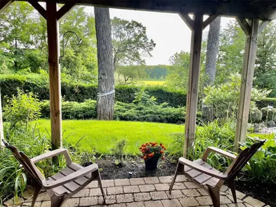 752 Madeline Heights Lower, Newmarket, On L3x 2j7