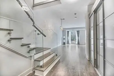 7608 Yonge Street 110, Vaughan, On L4j 0j5