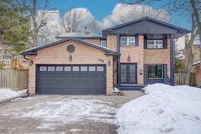 168 Cambridge Court, Richmond Hill, On L4c 6e7