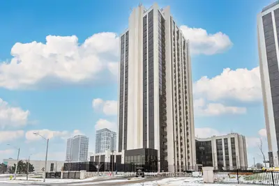 Condo Apartment in Vaughan