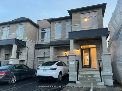 Att/Row/Townhouse in Richmond Hill