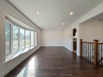 57 Gladman Avenue N, Newmarket, On L3y 1w4