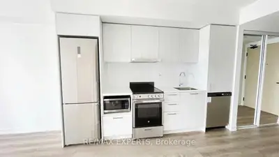 Condo Apartment in Vaughan