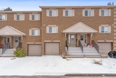 648 Gibney Crescent, Newmarket, On L3x 1y1