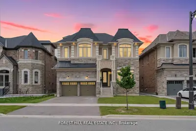 Detached in Richmond Hill