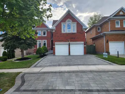 Detached in Richmond Hill