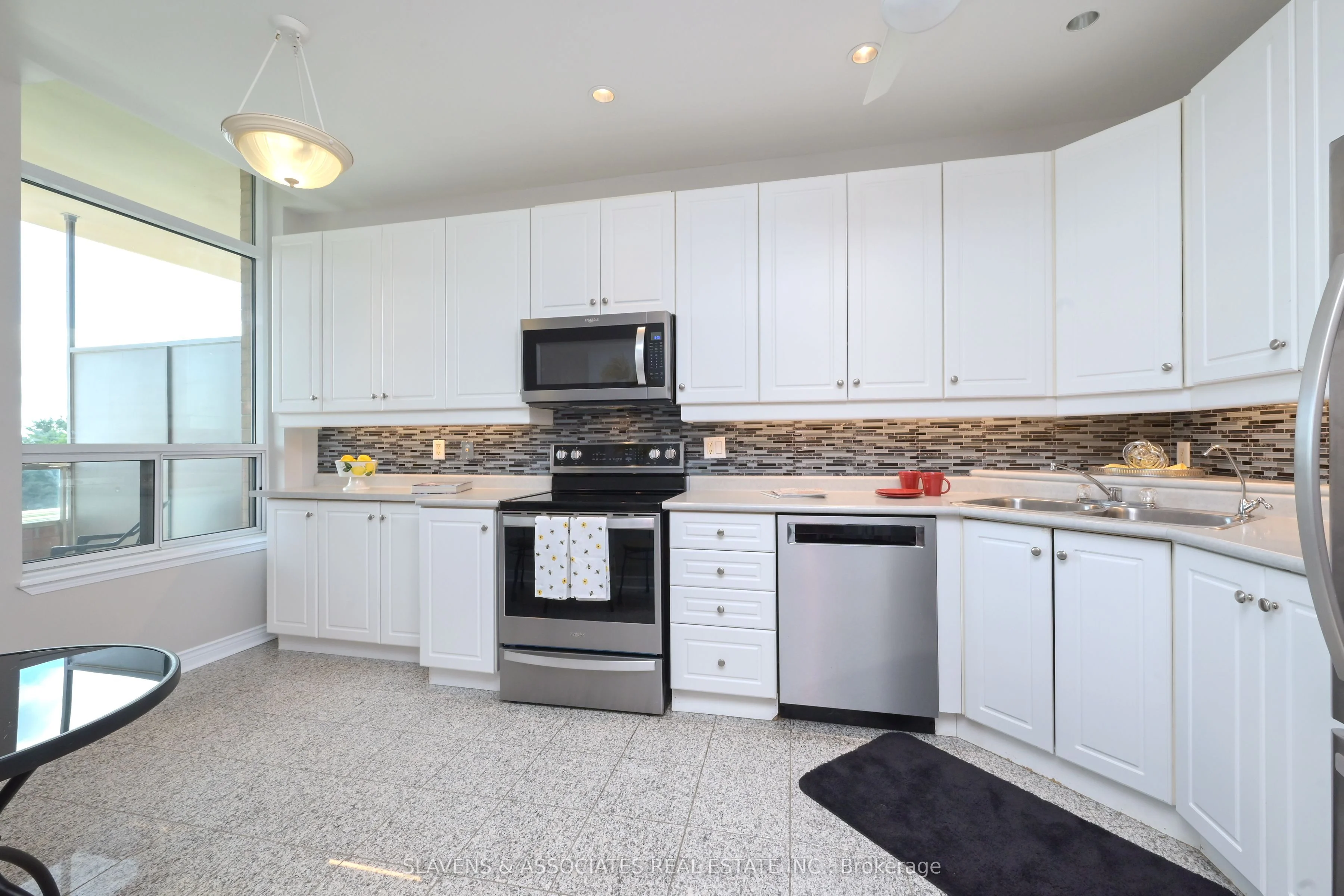 4 Briar Hill Heights 507, New Tecumseth, ON L9R 1Z7