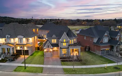 Detached in King