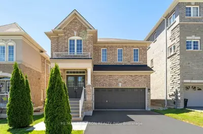 163 Art West Avenue, Newmarket, On L3x 0c1