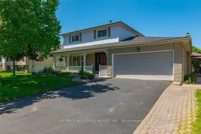 68 Stuart Street, Whitchurch-stouffville, On L4a 4s4