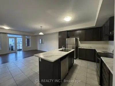 Att/Row/Townhouse in Markham