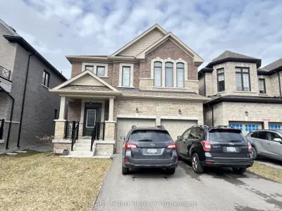 Detached in East Gwillimbury