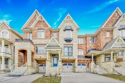 Att/Row/Townhouse in Vaughan