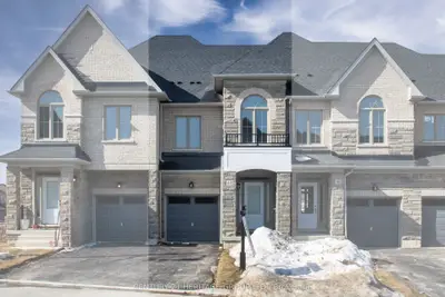 Att/Row/Townhouse in East Gwillimbury