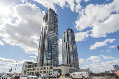 Condo Apartment in Vaughan