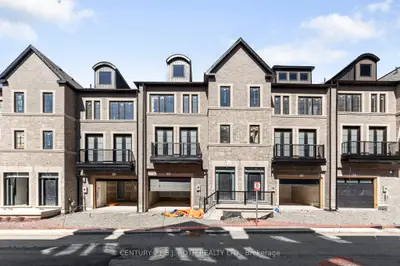 260 Eagle Street 3, Newmarket, On L3y 1k1