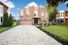 22 Waltham Crescent, Richmond Hill, ON L4B 1Z2