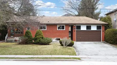 Detached in Richmond Hill