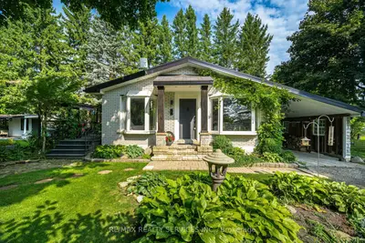 Detached in Essa
