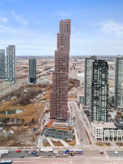 Condo Apartment in Vaughan