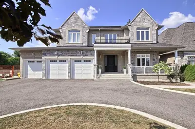 Detached in Richmond Hill