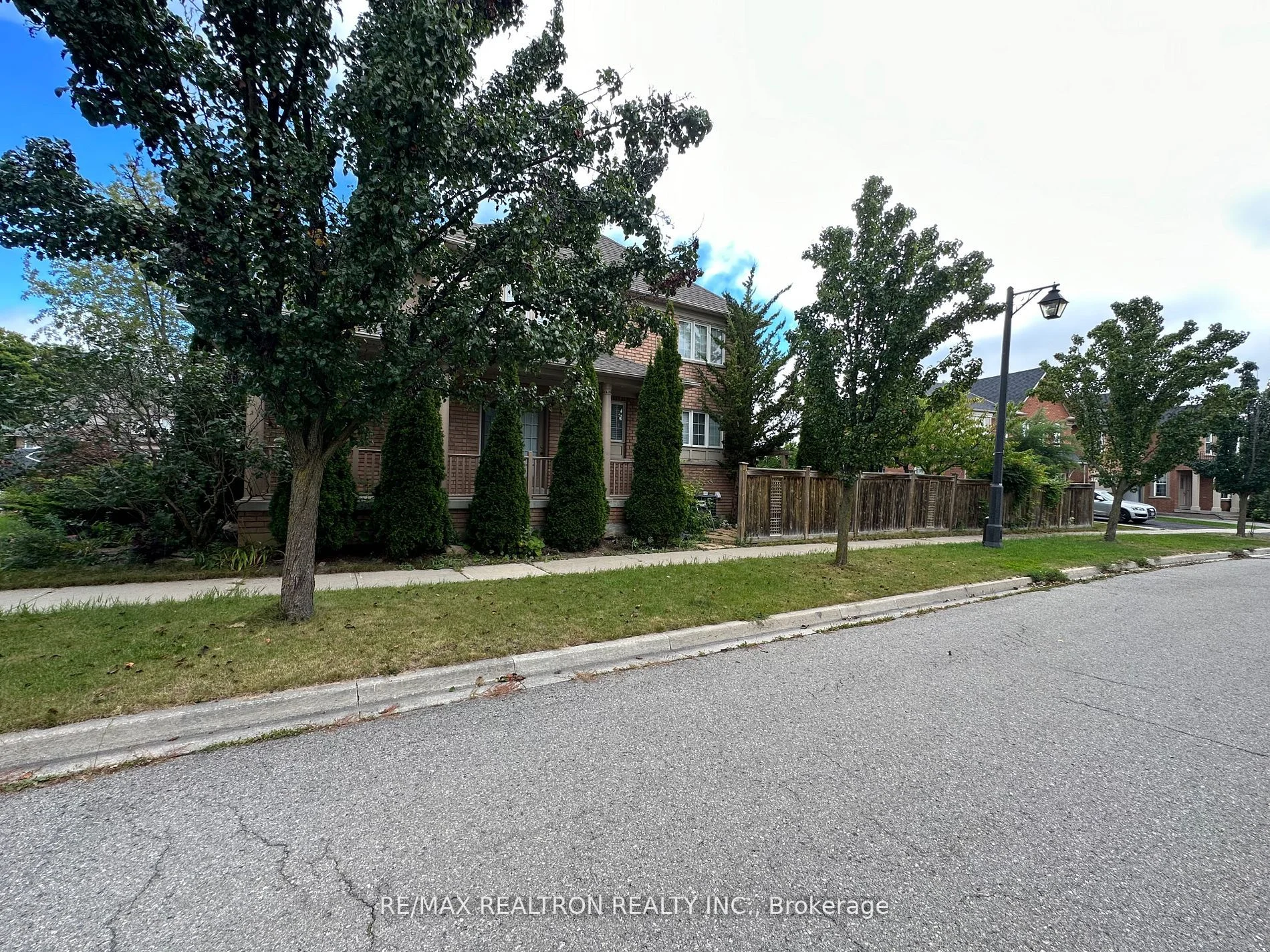 3 Lisa Brown Court, Richmond Hill, ON L4E 4K9