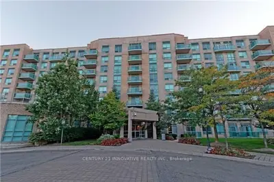 Condo Apartment in Richmond Hill