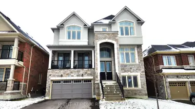 Detached in East Gwillimbury