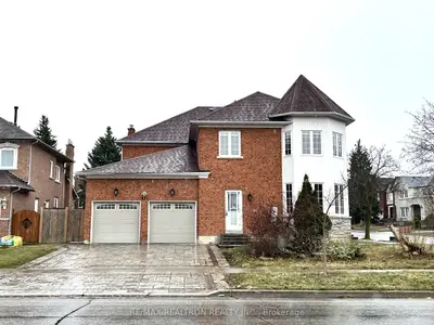 Detached in Richmond Hill