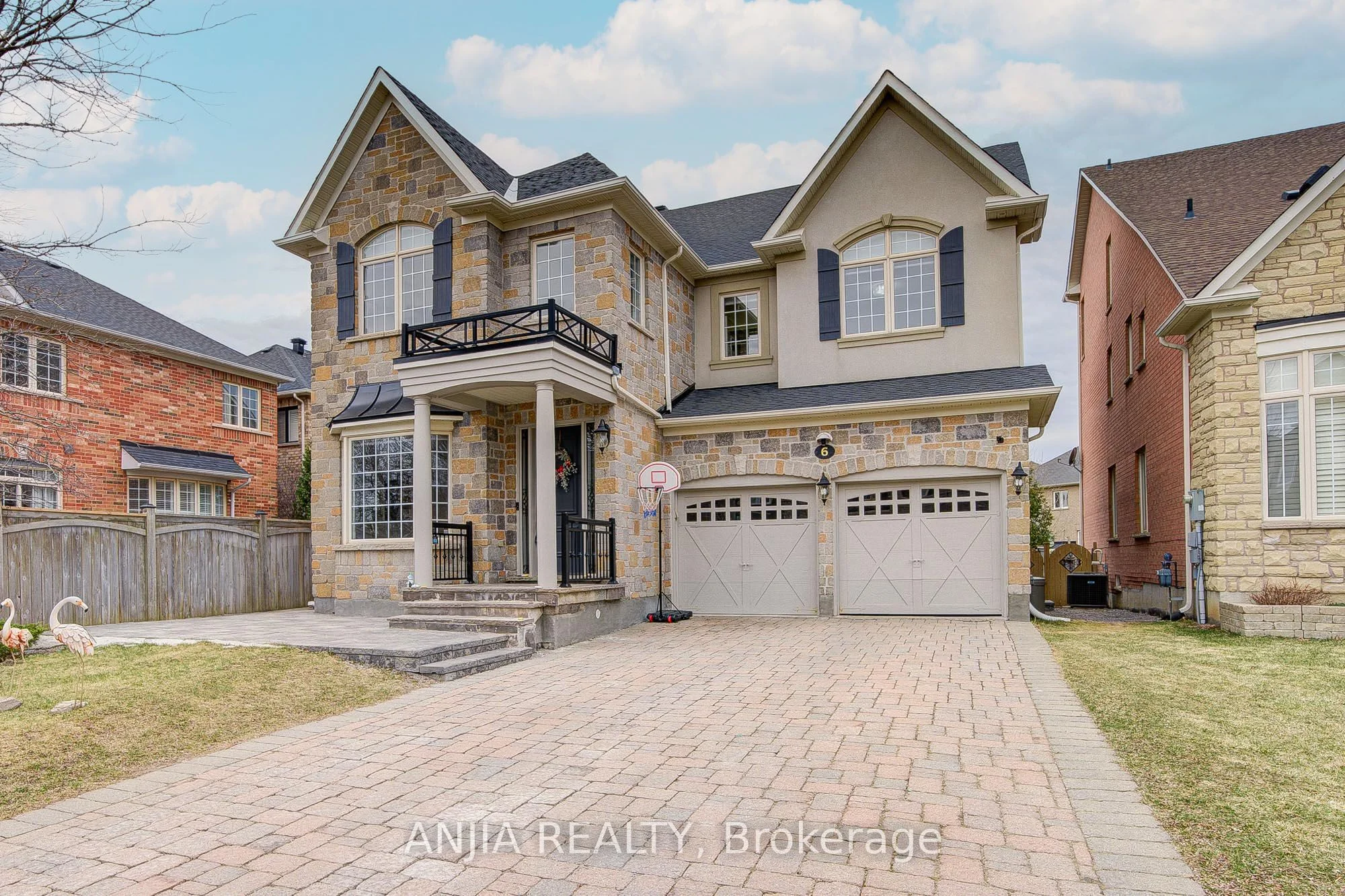 6 Dietzman Court, Richmond Hill, ON L4E 4X6