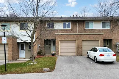 Condo Townhouse in Markham