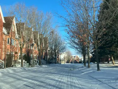 Att/Row/Townhouse in Markham